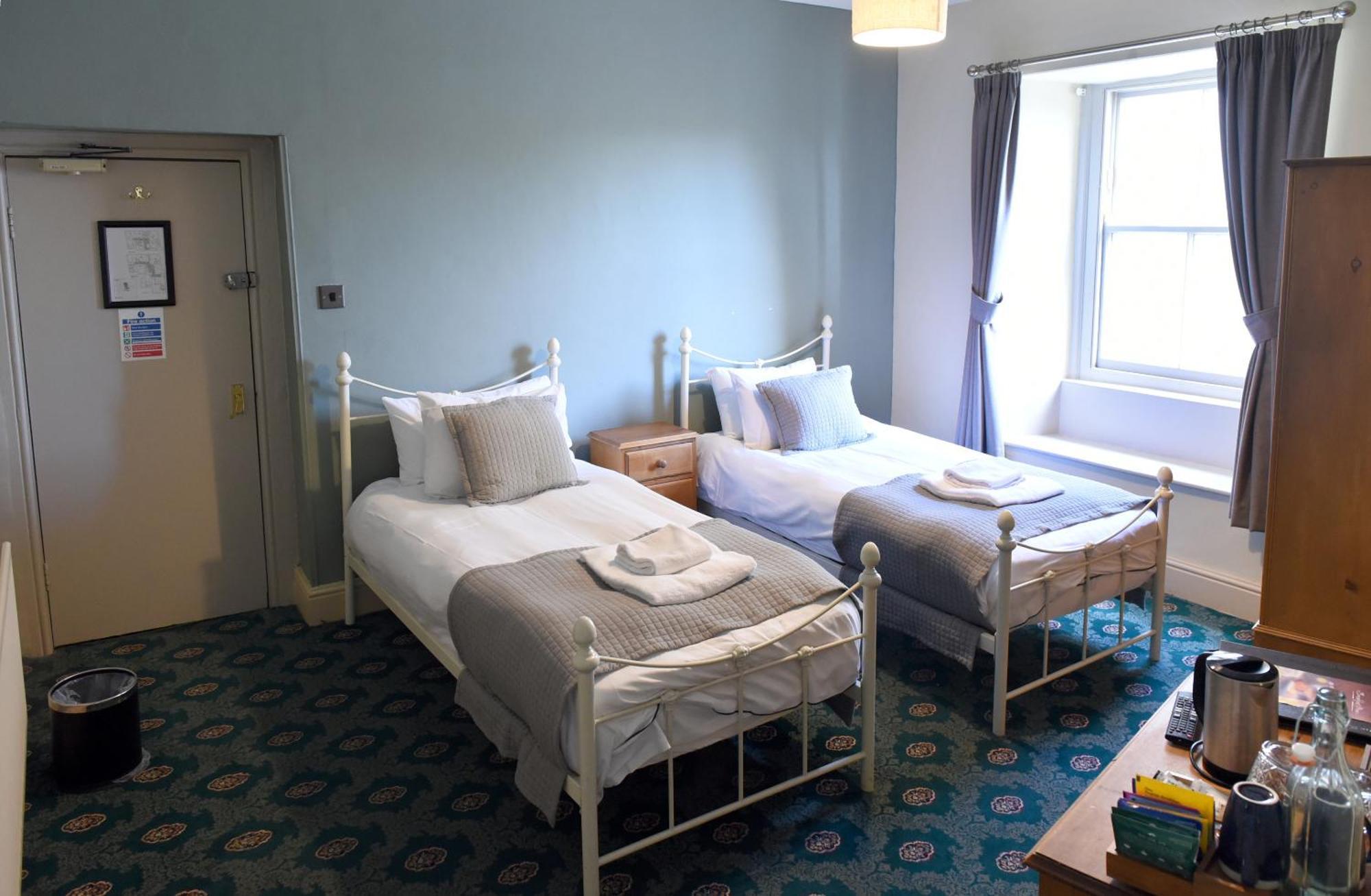 Black Bull Hotel Къркби Стивън Стая снимка