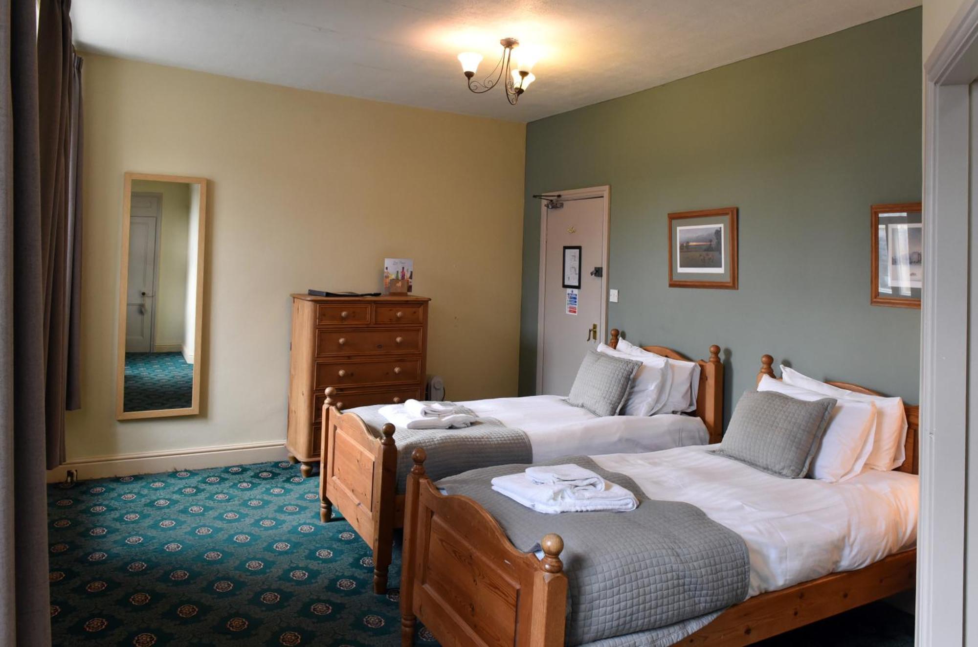 Black Bull Hotel Къркби Стивън Стая снимка